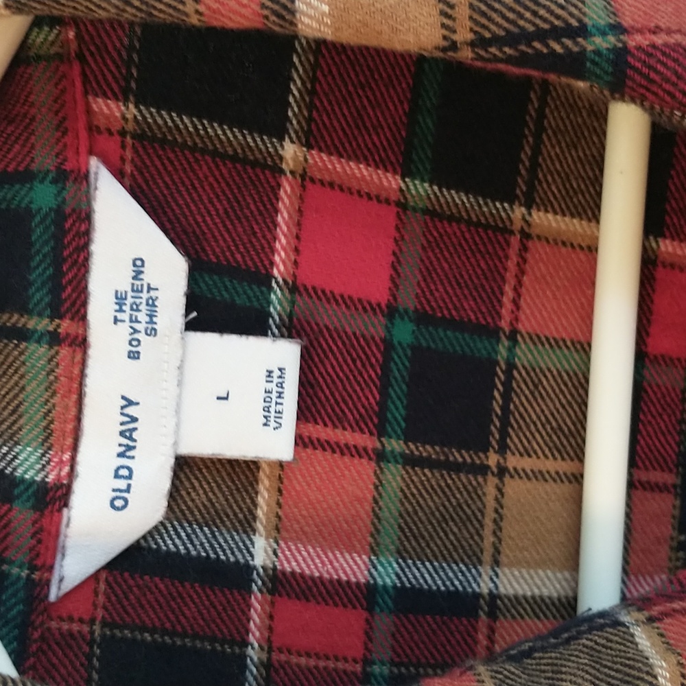 Like new! EUC Old Navy Boyfriend Red and Black Plaid Shirt. - Picture 2 of 3